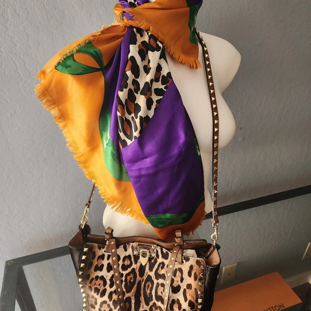 Silk Silk Baby~ Christian Dior Pop of Color!🐆 - Picture 2 of 8